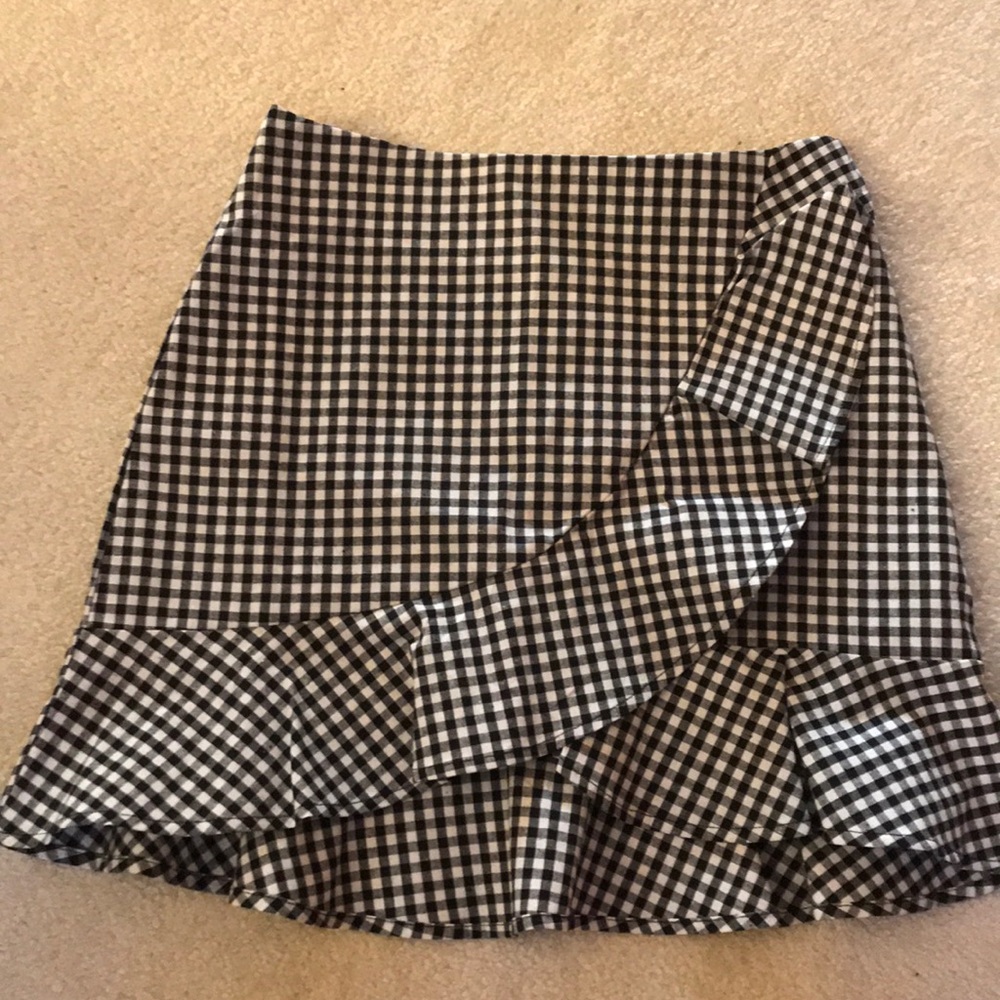 Gingham ruffle skirt